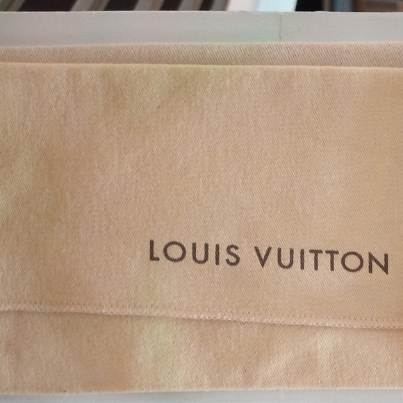 2 Piece LV Wallet Accessory Set. Your Choice of 2 Mix & Match Boxes & Dust Bags! - Picture 4 of 7